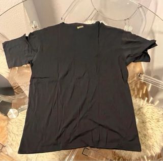 Camiseta BOSS Negra Logo Dorado Talla M