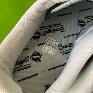 Calzado muy cómodo piel blanca talla 38