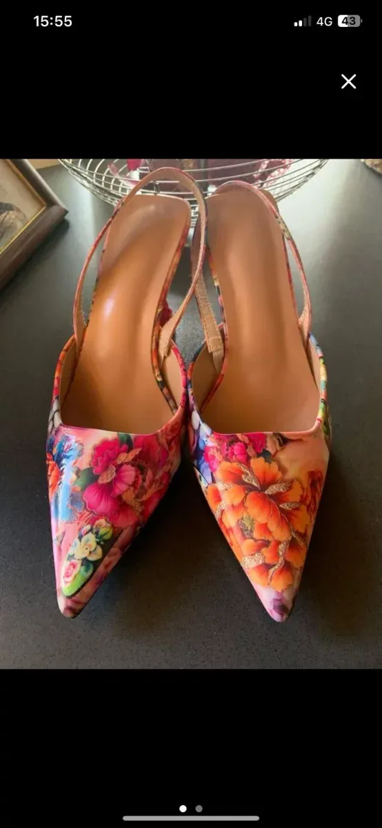 Zapatos de tacón slingback florales