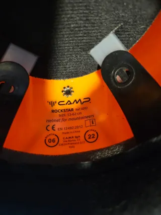 Pack deporte: casco, bastones, arnés, aletas