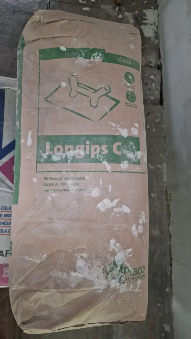 Sacos de yeso Placo y otros