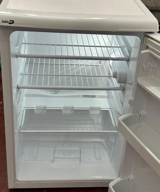 NEVERA BAJOENCIMERA SAIVOD NO FROST EN BLANCO