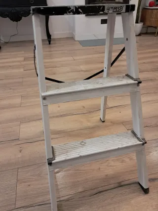 Escalera metálica 3 peldaños