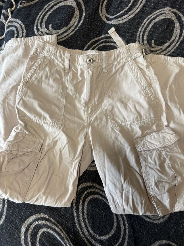 Pantalón cargo Bershka beige