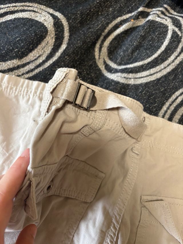 Pantalón cargo Bershka beige