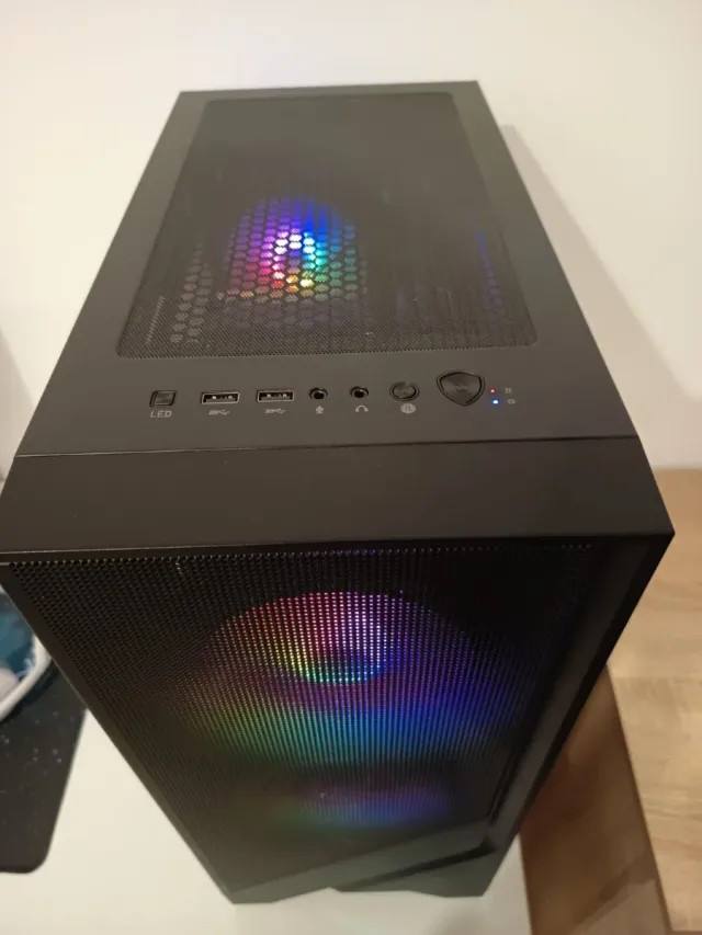 MSI MAG 121A Caja PC