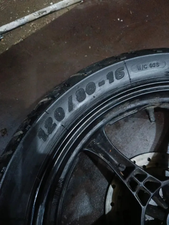 Rueda Trasera Suzuki Sixteen 125 Completa