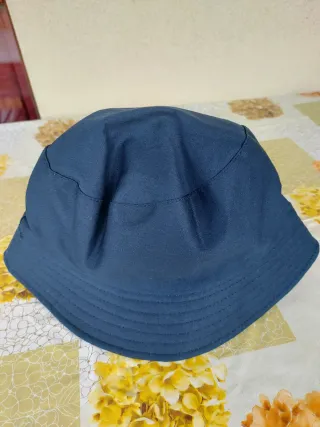 Cappello nuovo nero con ricamo,m dobbiamo faccia