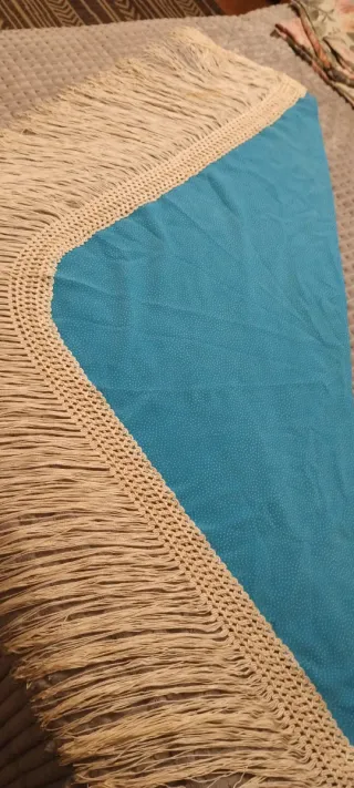 Mantoncillo Flamenco con Flecos Beige y Azul