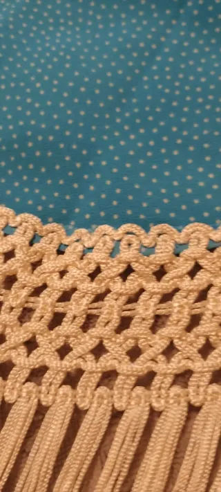 Mantoncillo Flamenco con Flecos Beige y Azul