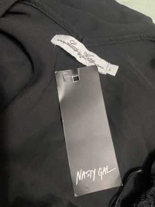 Blusa negra con encaje