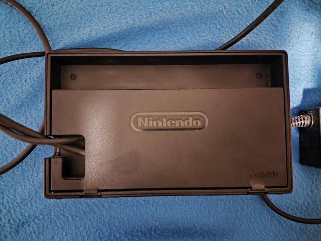 Nintendo Switch 1 V2 con funda y dock