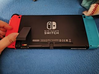 Nintendo Switch 1 V2 con funda y dock