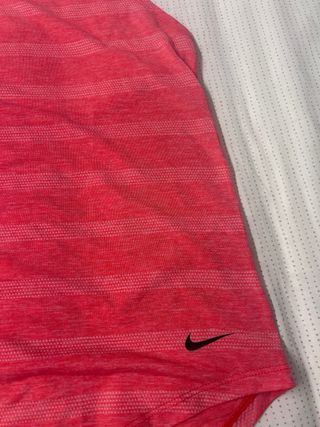 Camiseta Nike DRI-FIT, como nueva
