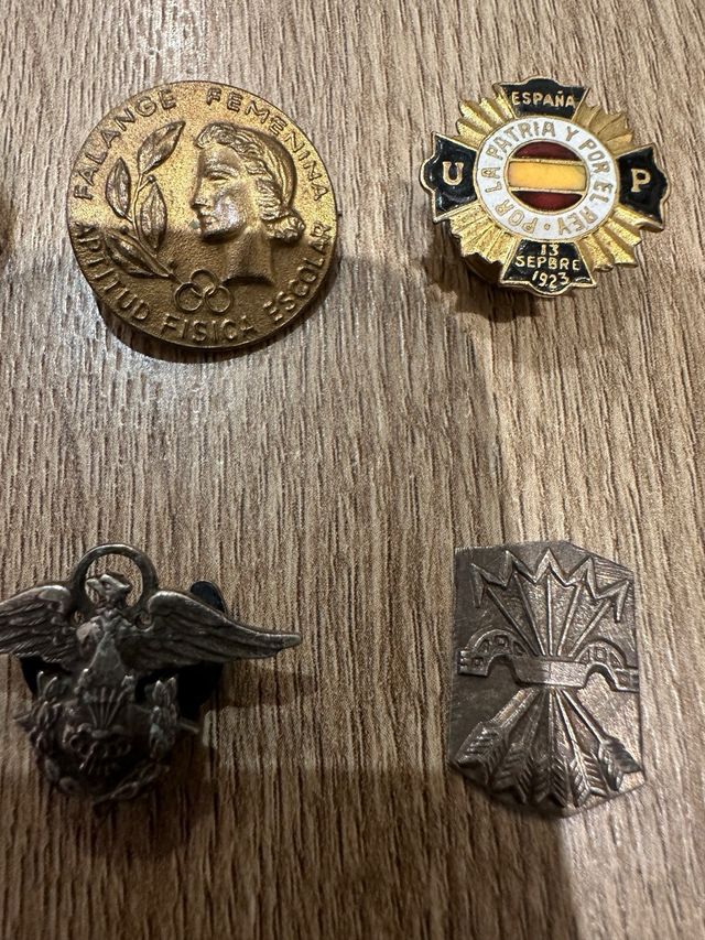 Lotto di 6 vecchie insegne della Falange