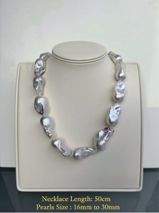 Collar de Perlas  Barrocas Grandes Irregulares .