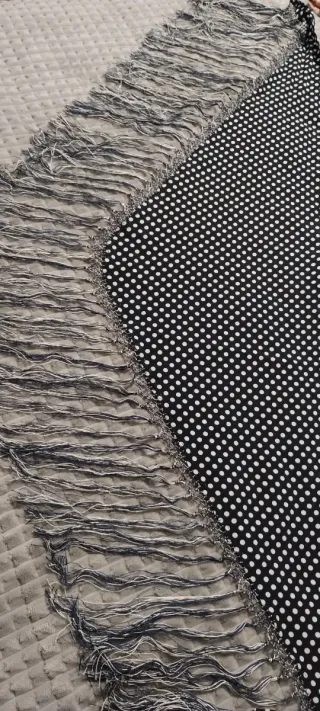 Montoncillo Flamenco blanco y Negro