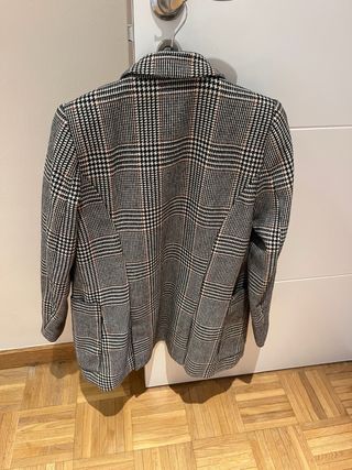 Americana de cuadros gris