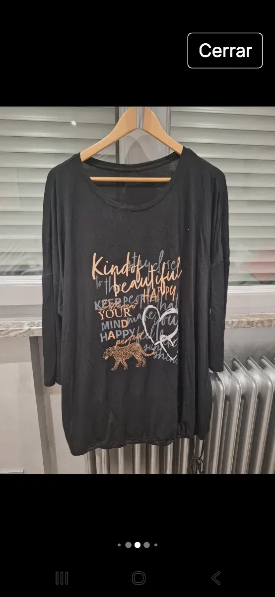 Camiseta Negra con Estampado Dorado Talla 5XL