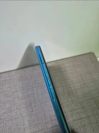 Oppo Find X3 Lite + Caricabatterie e Regali