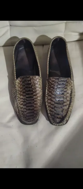 Zapatos planos piel serpiente marrones y grises