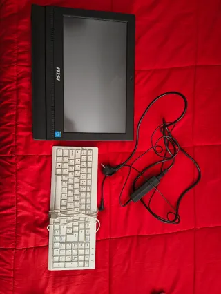 MSI All-in-One PC con tastiera