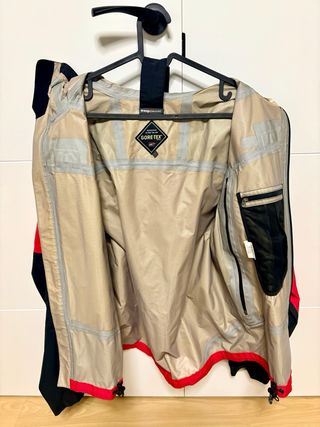 Chaqueta Trangoworld Alta Montaña Roja y Negra