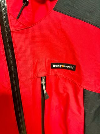Chaqueta Trangoworld Alta Montaña Roja y Negra