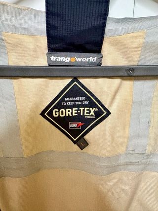 Chaqueta Trangoworld Alta Montaña Roja y Negra