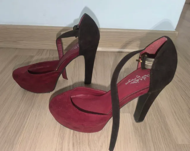 Tacones con plataforma número 39, piel de ante