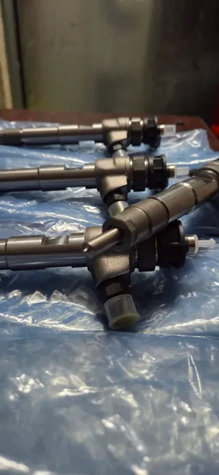 X4 Inyectores Bosch 1.5DCI H8201636333