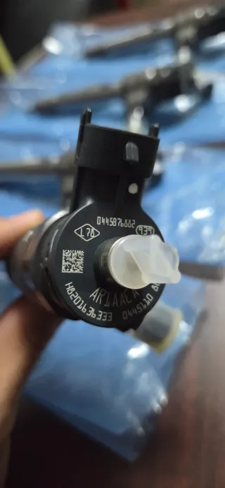 X4 Inyectores Bosch 1.5DCI H8201636333