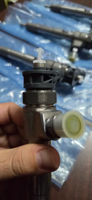 X4 Inyectores Bosch 1.5DCI H8201636333