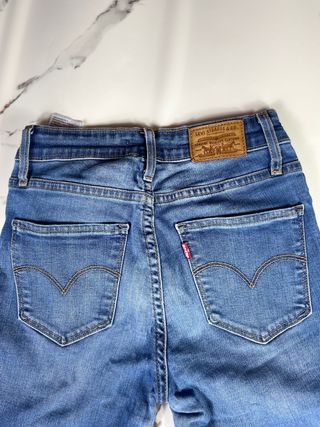 Jeans Levi's blu chiaro
