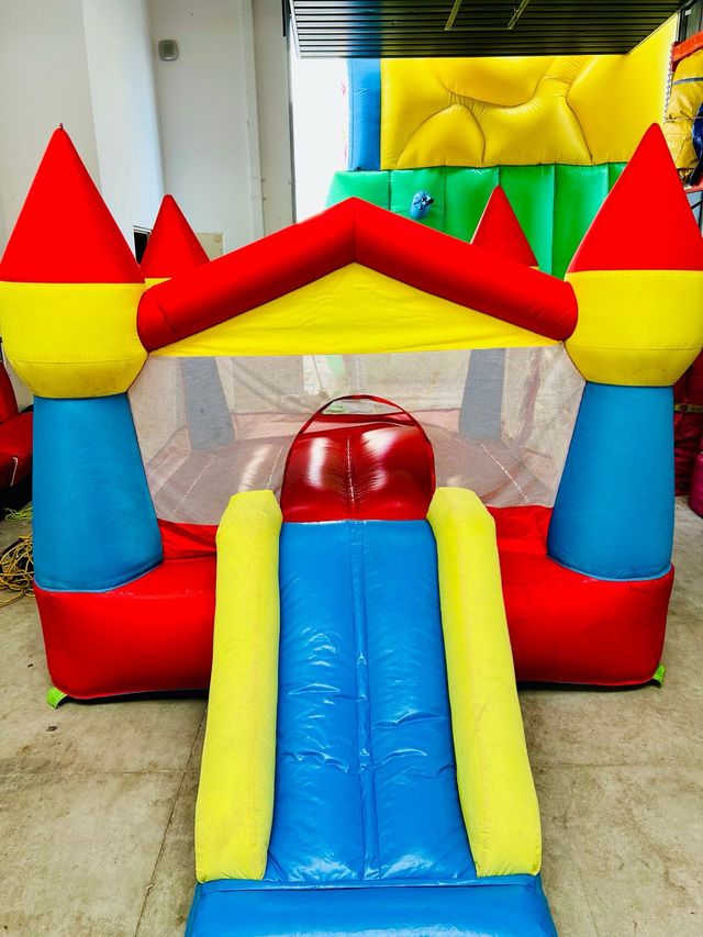 Castillo hinchable 4x3 metros