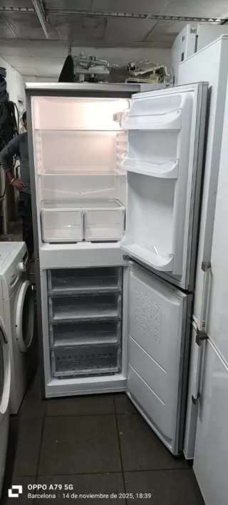 NEVERA COMBI INDESIT FREEZER ENERGÍA A+