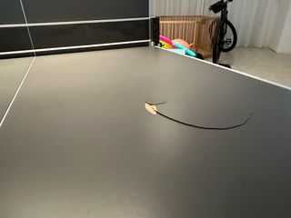 Mesa de ping pong plegable con ruedas