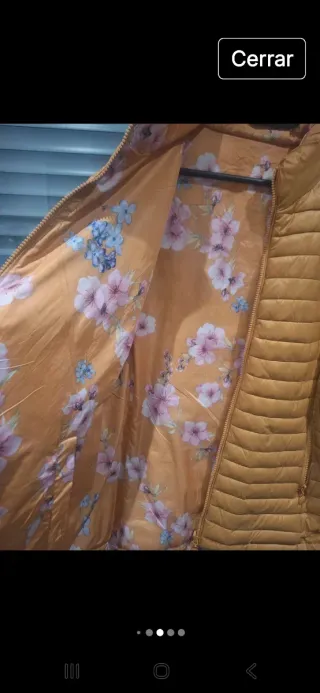 Cazadora Camel Talla 42 con Flores Azules