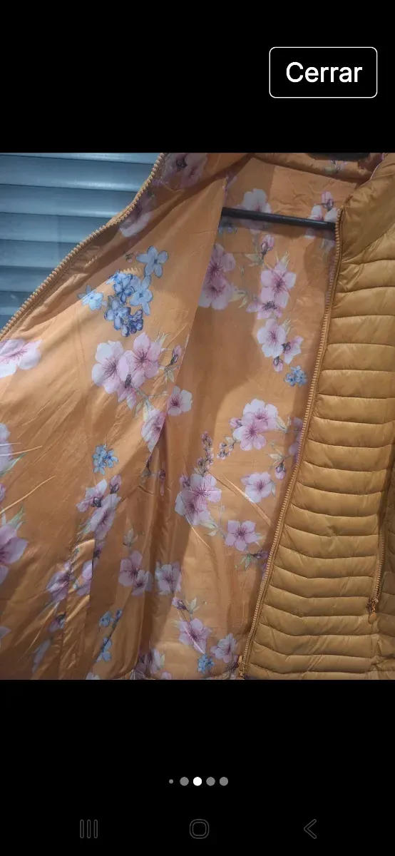 Cazadora Camel Talla 42 con Flores Azules