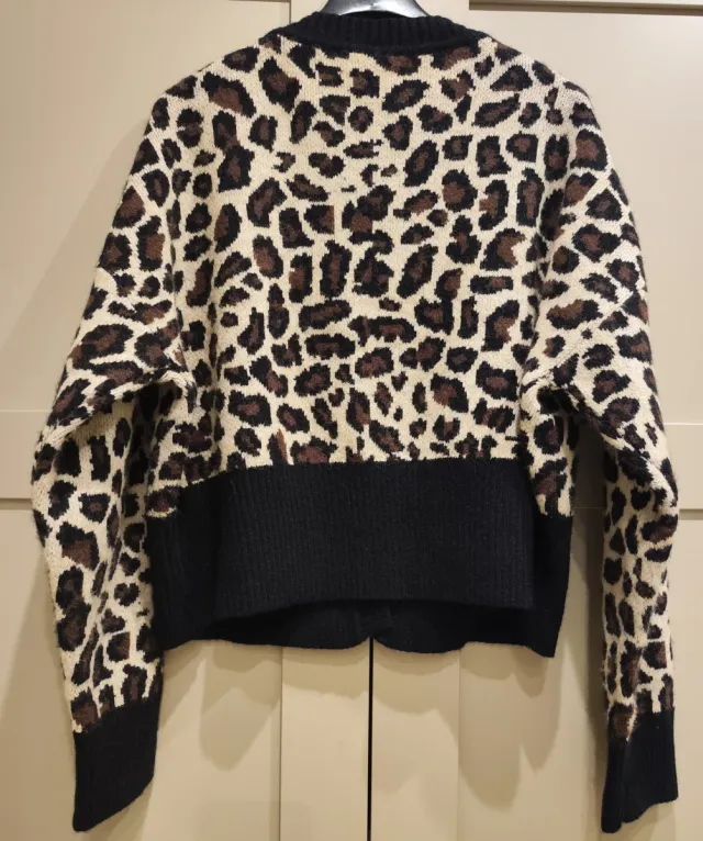 Chaqueta punto estampado leopardo