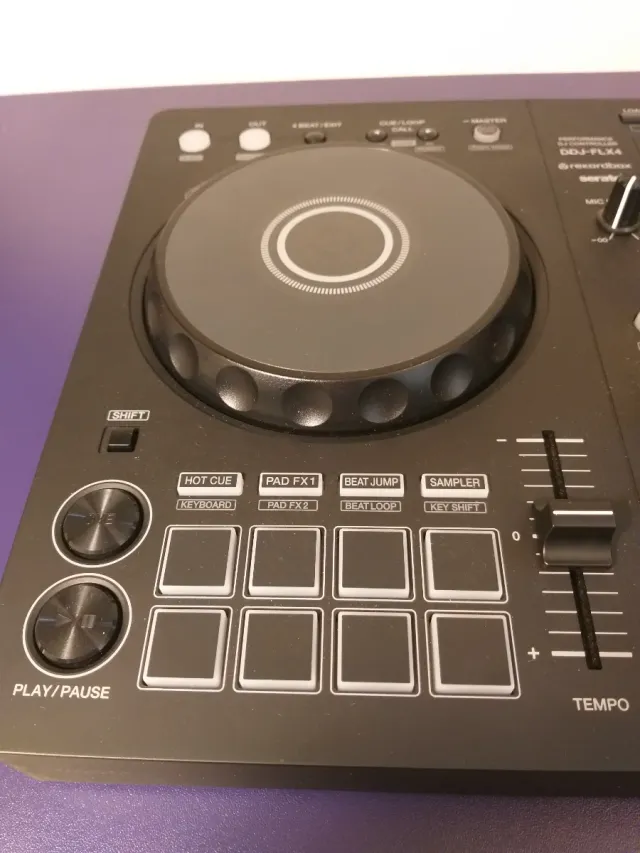 Controlador DJPioneer DDJ-FLX4 NUEVO (2025)+Extra
