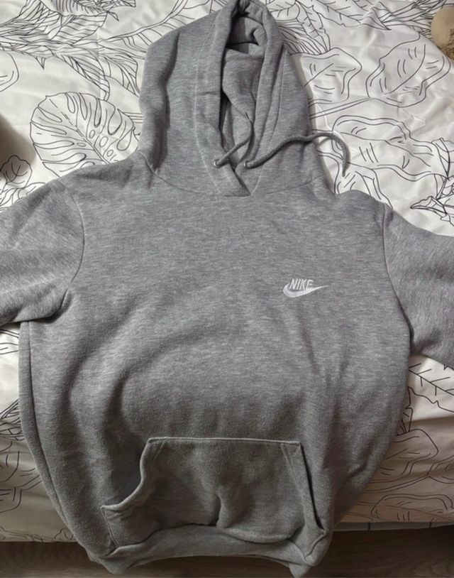 Sudadera con capucha Nike gris