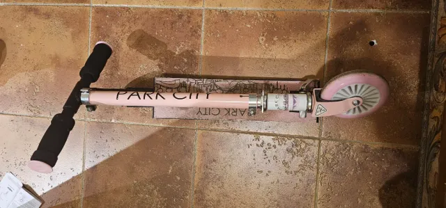 Patinete rosa Park City