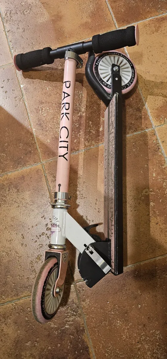 Patinete rosa Park City