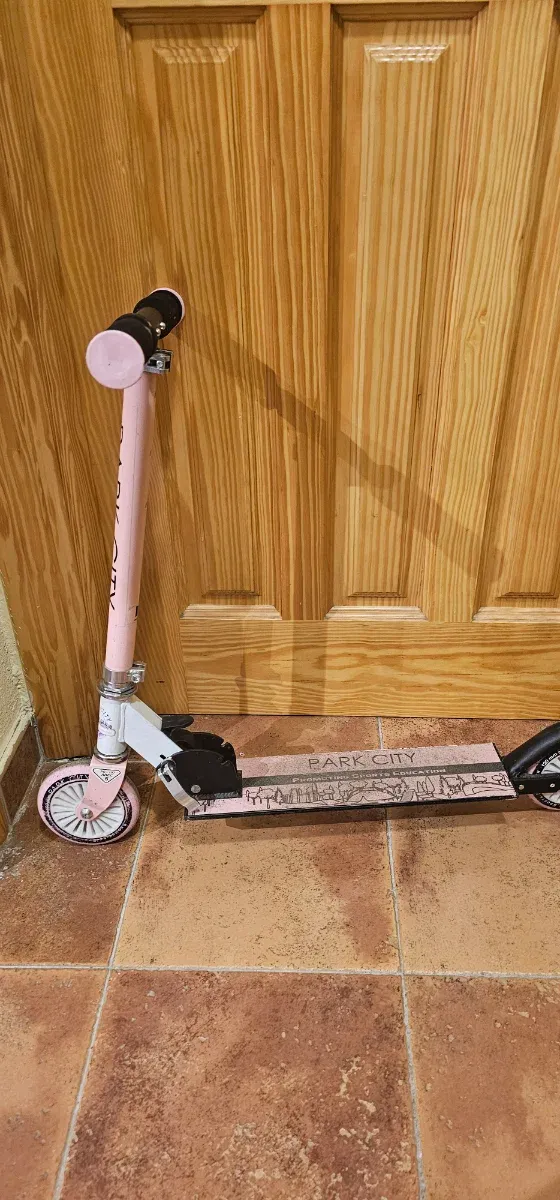 Patinete rosa Park City