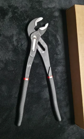 Alicates de fontanería Amazon Basics