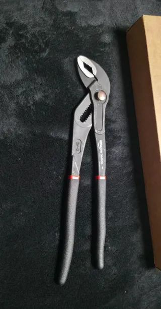 Alicates de fontanería Amazon Basics