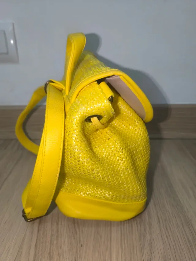 Mochila amarilla rafia y polipiel