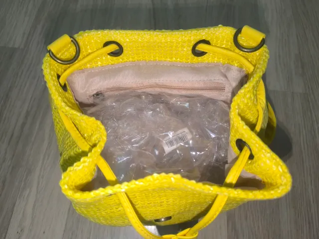 Mochila amarilla rafia y polipiel