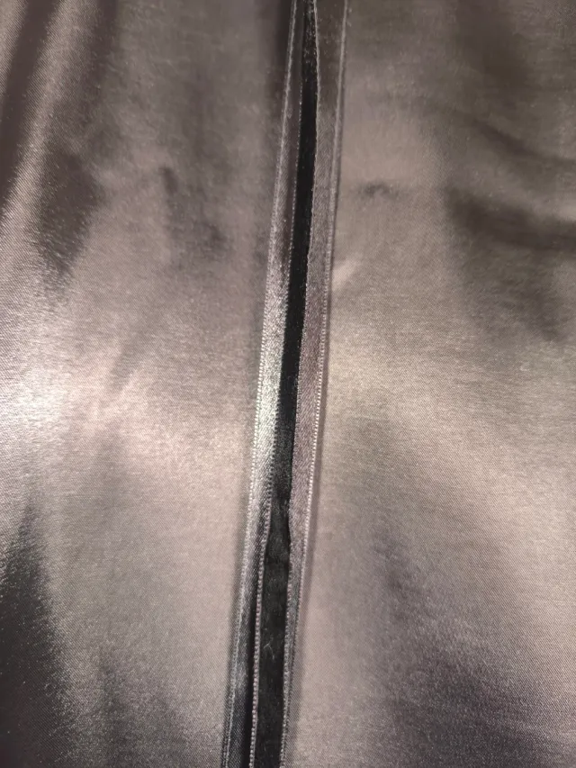 Pantalón fiesta raso negro con cinturón